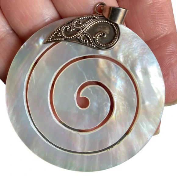 VINTAGE Sterling Silver Collar Mother of Pearl Round 925 Scrollwork Neck… - Picture 11 of 13